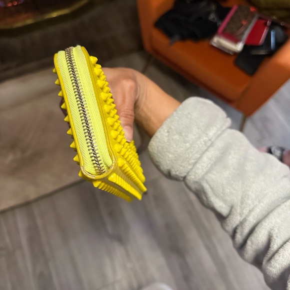 Christian Louboutin - Picture 11 of 12